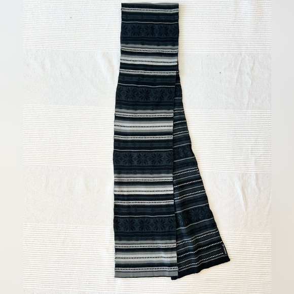 Merrel Fair Isle Style Scarf - Picture 4 of 10